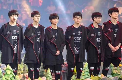 待着他的进 待着他的进